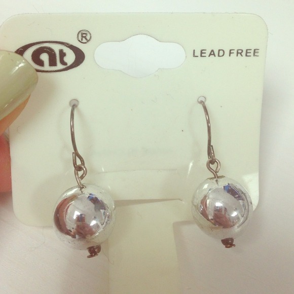 🙊TRDED🙊 Silver earrings!