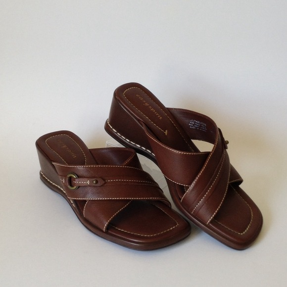 Easy Spirit Wedged Sandal - Picture 2 of 3