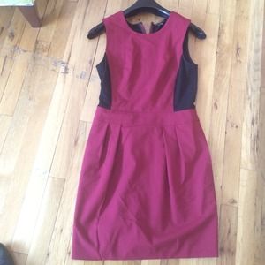 Theory Red Dress Size 6 pockets!