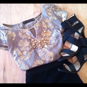 SOLD!⭐️Gold & tan floral top - The Limited