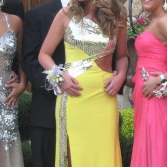 Sherri Hill prom dress