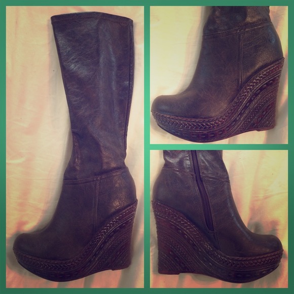 SUPER CUTE DOLLHOUSE WEDGE BOOTS!!