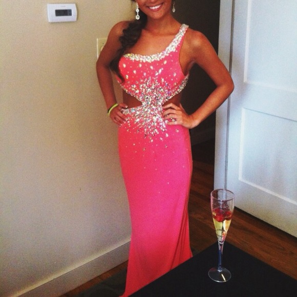 Tony Bowls one shoulder pink prom dress - Picture 2 of 3