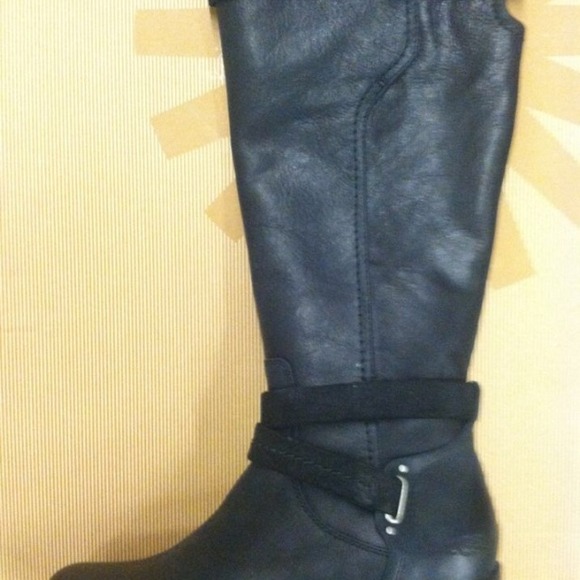 Ugg Darcie boots new with box