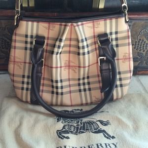 📌ON HOLD 📌  $545 Burberry Classic Check