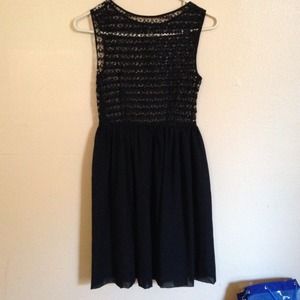 Black Sleeveless Lace Chiffon Dress
