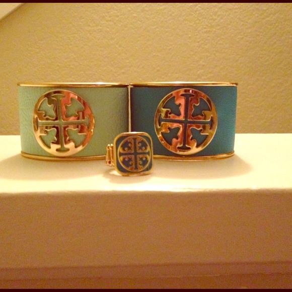 F&R Jewelry - 2 cuffs. 1 ring