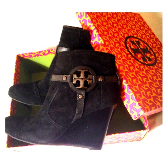 Tory burch size 8 wedge