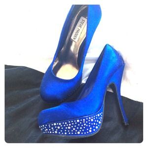 Steve Madden Blue Pumps