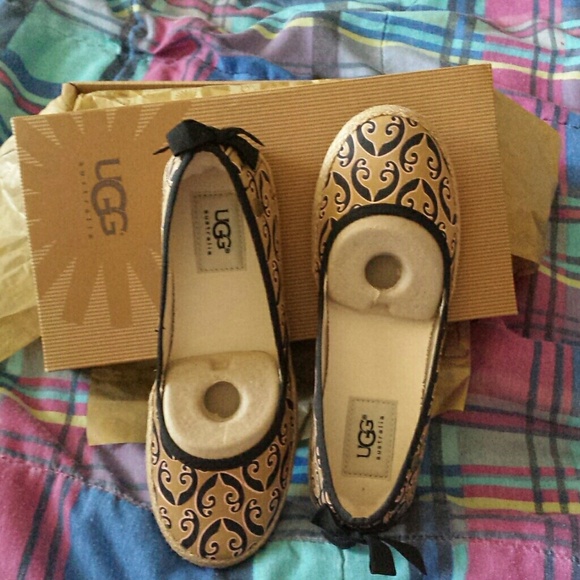 Flat UGG