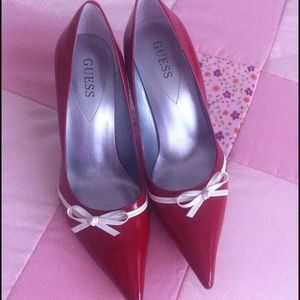 Guess red patent leather pumps size 6