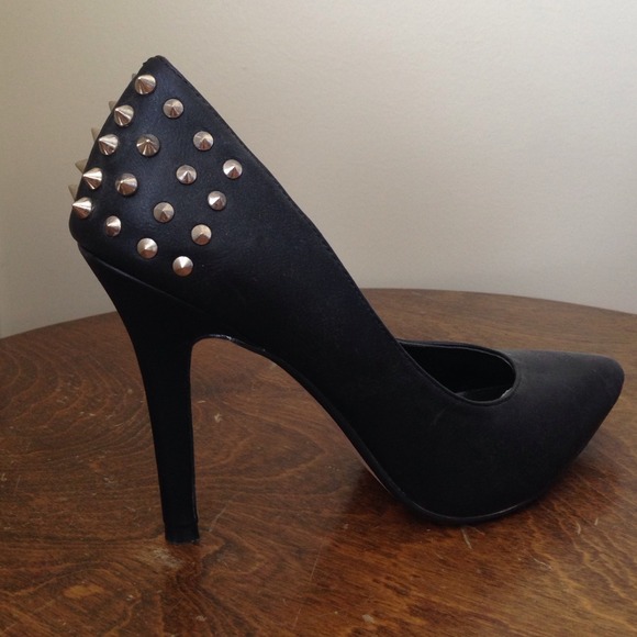 Edgy Zigi Soho Black Stiletto heels - 4 inch heel! - Picture 2 of 4