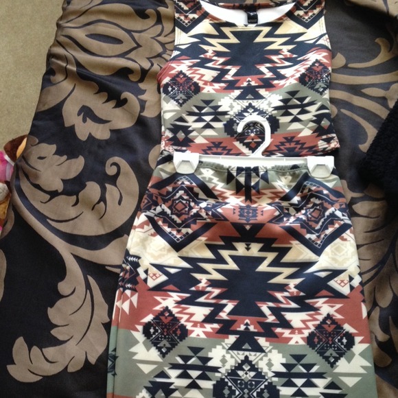 Two piece outfit trade for vs purse and sandals