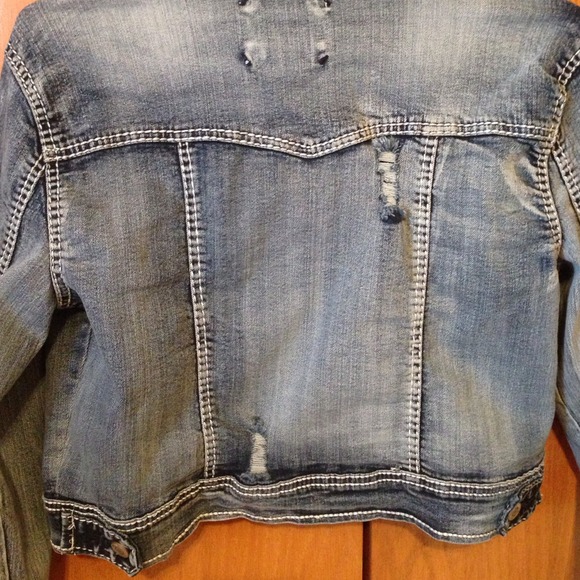 Cropped denim top with distressed look - Picture 3 of 4