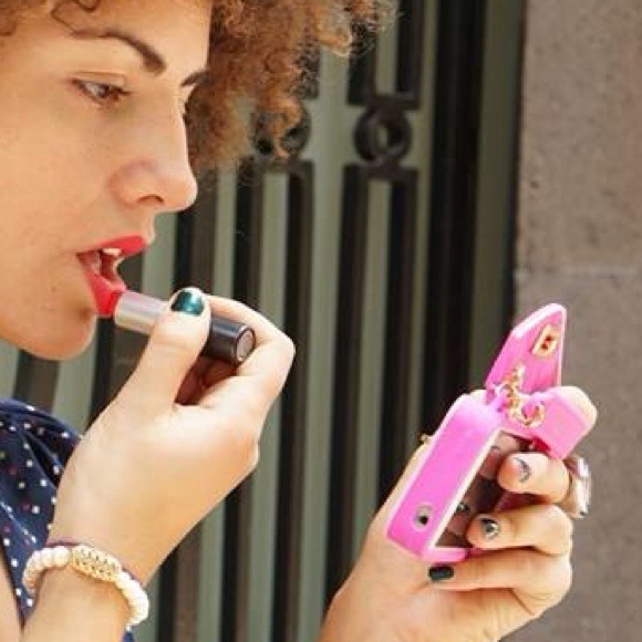 Pink iPhone 4/4S pursecase