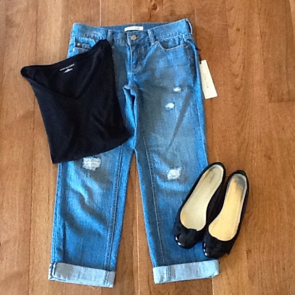 White House Black Market Denim - Denim Capri's NWT 🎀