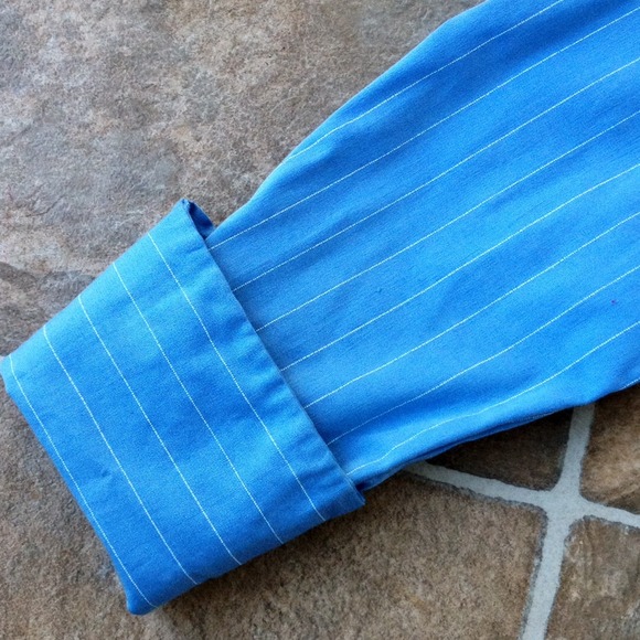 ⛔⛔️️SOLD⛔️⛔️🌸Striped button-up long sleeve shirt - Picture 3 of 3