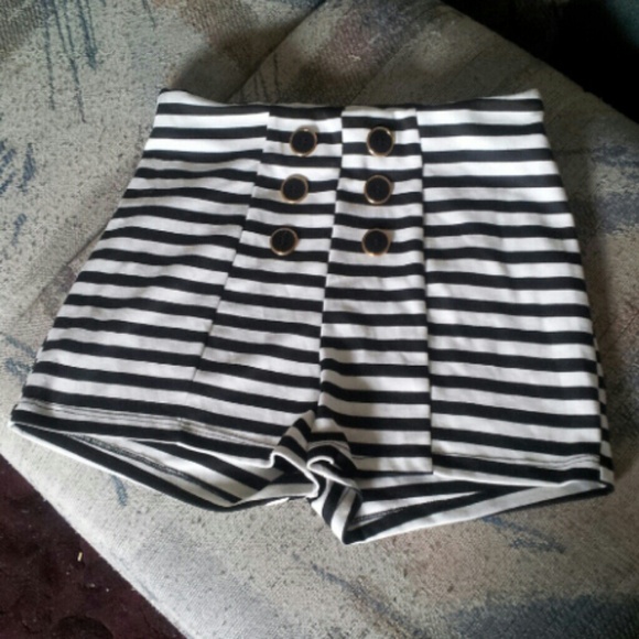 High Waisted Rockabilly Sailor Style Shorts