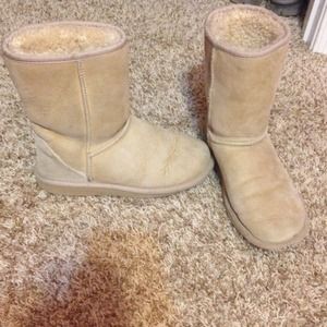Very old, sand classic uggs