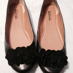 Kenneth Cole reaction flats