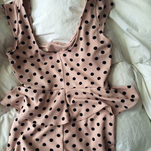 PEACH POLKA-DOT PREPLUM MINI - Picture 3 of 4