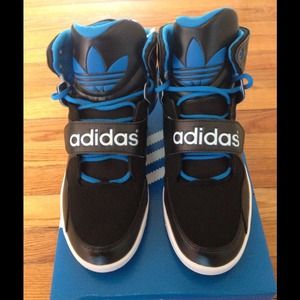 Brundle - New Adidas Roundhouse.