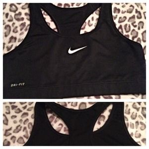 Nike pro sports bra
