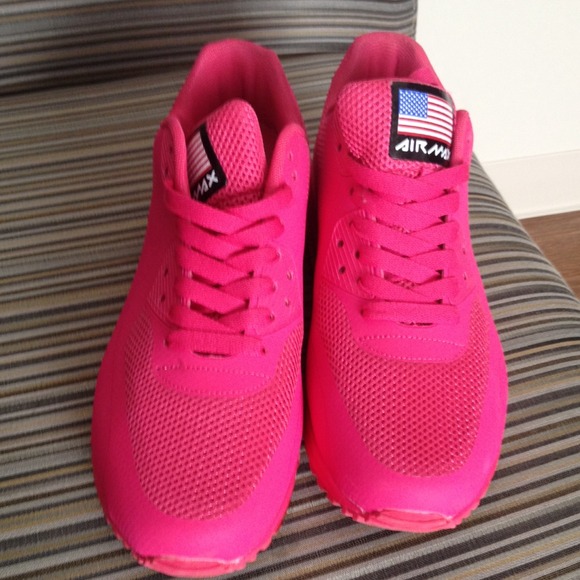 Magenta nike air max 🔴sold🔴