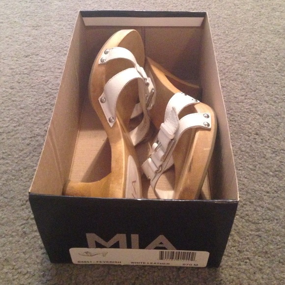 Gorgeous MIA shoes! - Picture 3 of 4