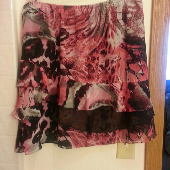 Multi pink black skirt