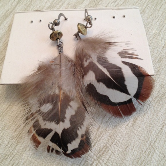 Brown, white and gold feather dangle earrings - Picture 1 of 4