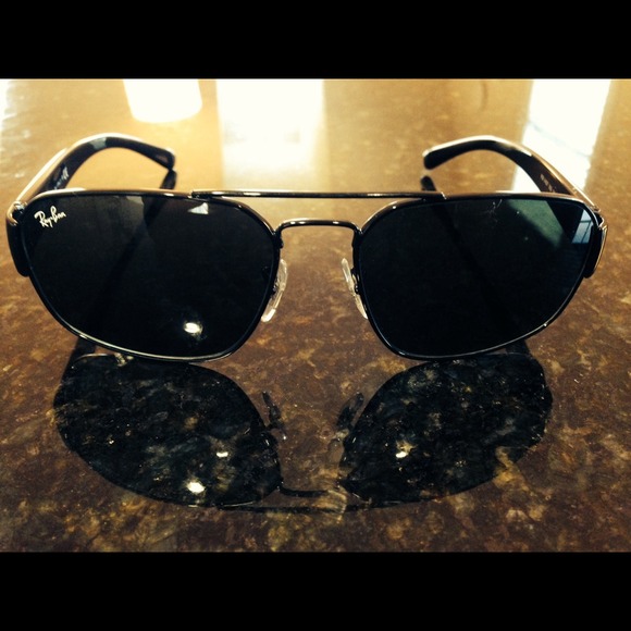 Black ray bans