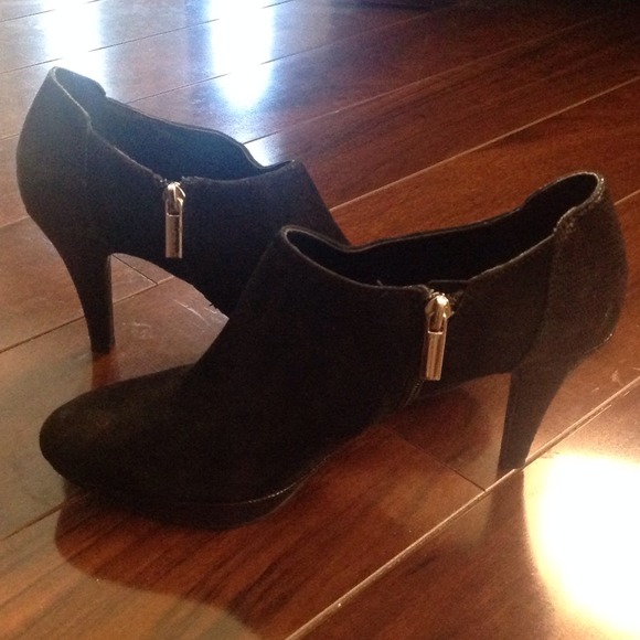 Boots - Picture 2 of 3