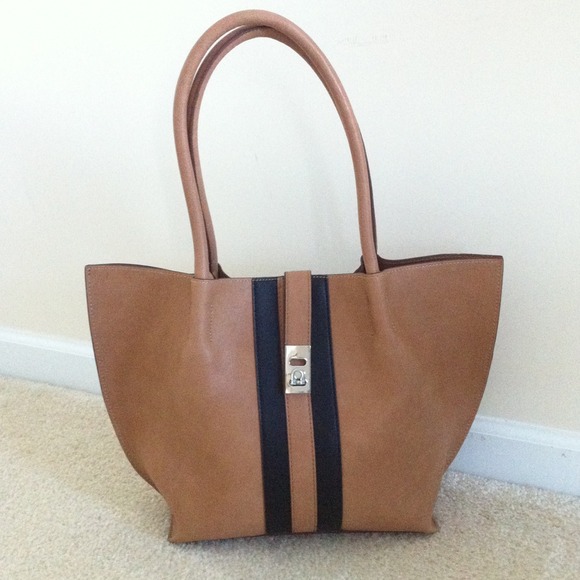 Neiman Marcus Handbags - Neiman Marcus Tote handbag