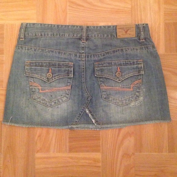 Adorable American Eagle denim skirt! - Picture 2 of 4