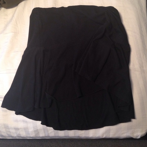 Little black skirt - Picture 3 of 3