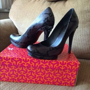 Tory Burch "Jude-Amazon Snake Print" Pumps