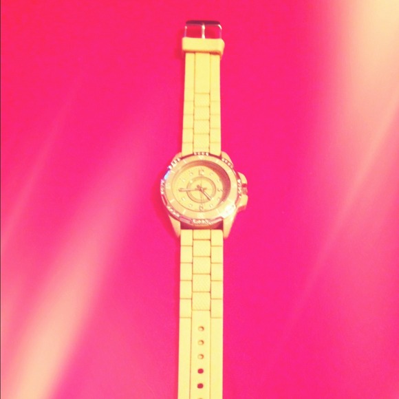 💕REDUCED. Tan colored watch! Never worn.