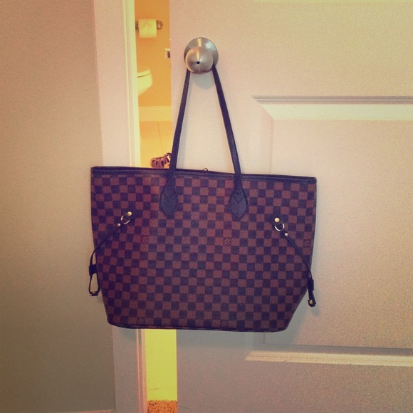 ReDuCeD!! ❌🎉💋 Cute checkered purse
