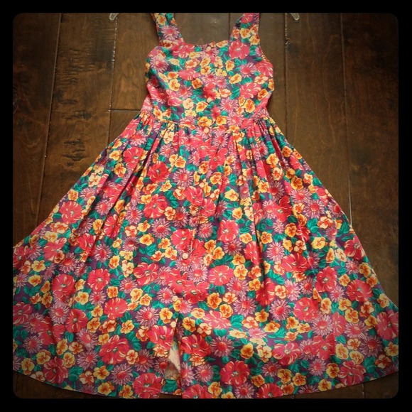 SOLD**Vintage Girly Sundress