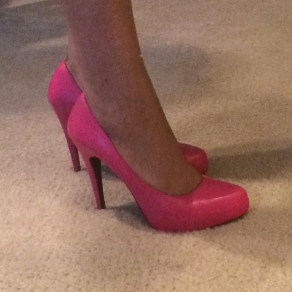SOLD...Pink Michael ready for summer pump!