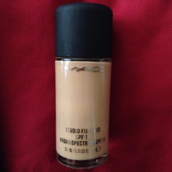 REDUCED✔️✔️ MAC Studio Fix Fluid C 4.5