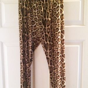 Leopard print leggings