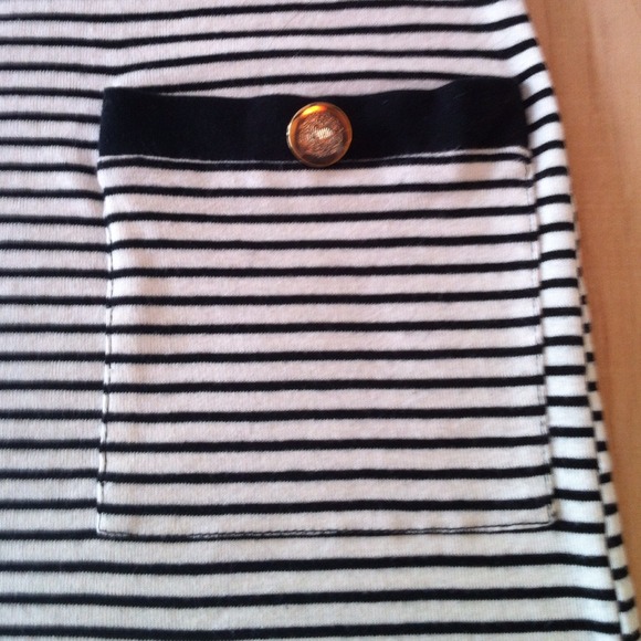 SOLD!⭐️Black & cream striped shift dress - Picture 3 of 3