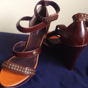 Michael Antonio, brown 4inch heels