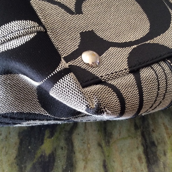 COACH Tote - Picture 3 of 4