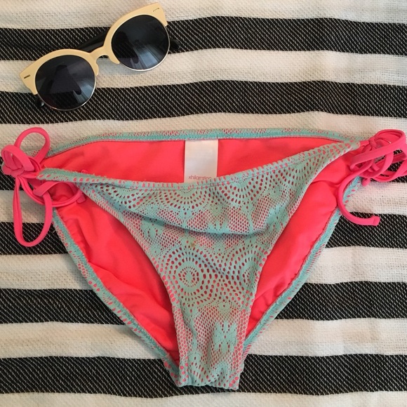 Colorful bikini bottom. NWOT
