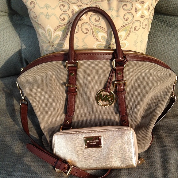 REDUCED Michael Kors satchel-tote & wallet bundle