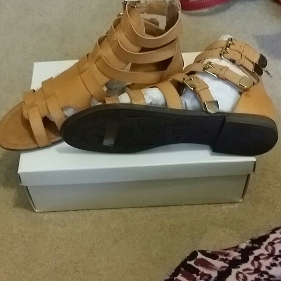 Gladiator style sandals - Picture 2 of 4