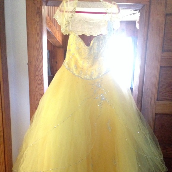 Brand new yellow jovani prom dress